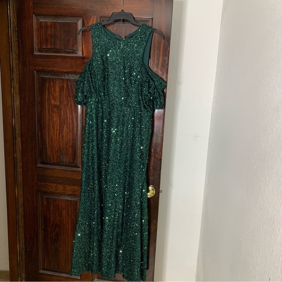 Shein dark green cold shoulder evening dress - Picture 7 of 8